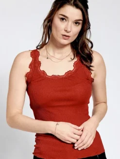 70% Seide 30% Bio-Baumwolle kbA TRÄGERTOP RIPP von Kokon Zwo