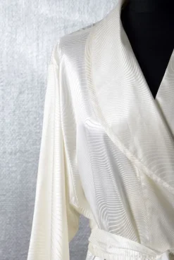 100% Seide Morgenmantel WELLE naturweiß Plauener Seidenweberei