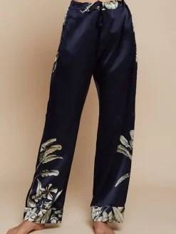 100% Seide Schlafanzug Elisabetha in ELEPHANT GARDEN nachtblau von Radice