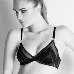 Bügel BH CLANDESTINE mit Seide von Millesia
