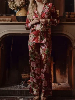 Blumenprint Stretchseidenpyjama VELVET von Marjolaine