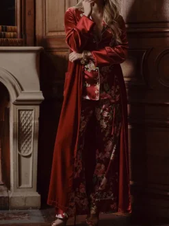 Blumenprint Stretchseidenpyjama VELVET von Marjolaine