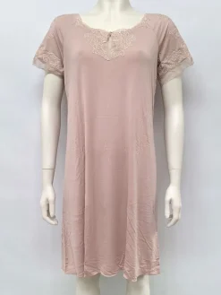 Kurzarm Nachthemd ROSA in puderrosa mit Spitze von Paladini