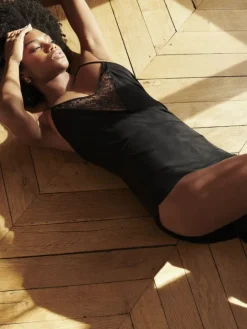 Langes Negligé LAZY DAYS von Aubade mit Modal und Seide