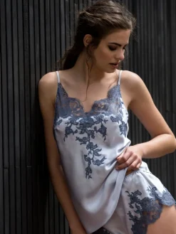 LAST PIECE Seidentop EGERIE mit Calais Spitze von Marjolaine sand Größe DE 36