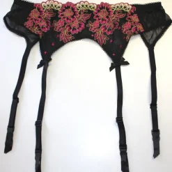 LAST PIECE Strapsgürtel aus Spitze NEW DIAMOND von Millesia Größe 40