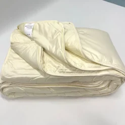 LAST SIZE f.a.n. Schafwolle Vierjahreszeitendecke DERBY 40° waschbar 135x200 cm