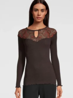 Merino Wolle-Seide LANGARMSHIRT gerippt mokka Calais Spitze von Oscalito