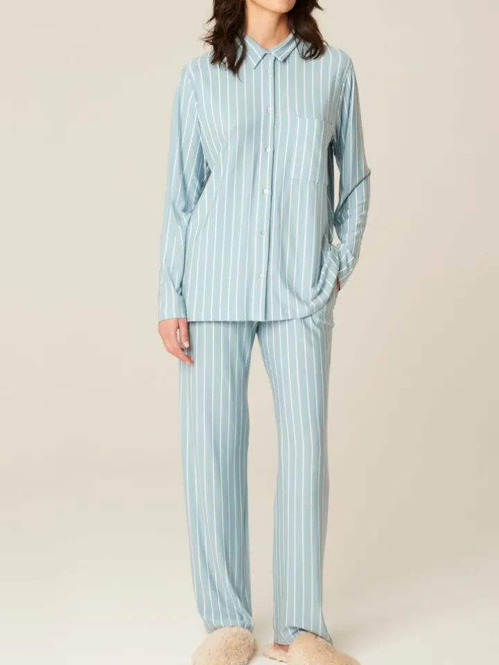 Modal Pyjama HENDIE hellblau weiß-gestreift von Pluto