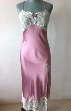 Seide Negligé lang SERENATA mit Spitze schwarz gold von GATTINA