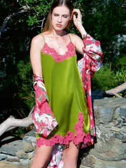 Seide Neglige OLIV mit Spitze von Chiara Fiorini