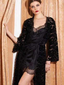 Seide Neglige SETA No.1 von Chiara Fiorini