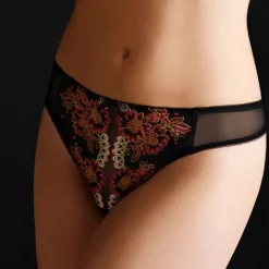 String aus Spitze NEW DIAMOND von Millesia