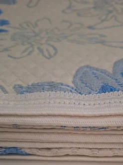 Tagesdecke oder Kissenbezug Blütentraum von Webschatz