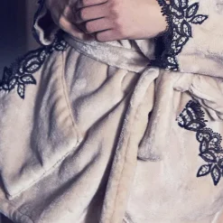 Warmer Hausmantel FREDA lang von Marjolaine